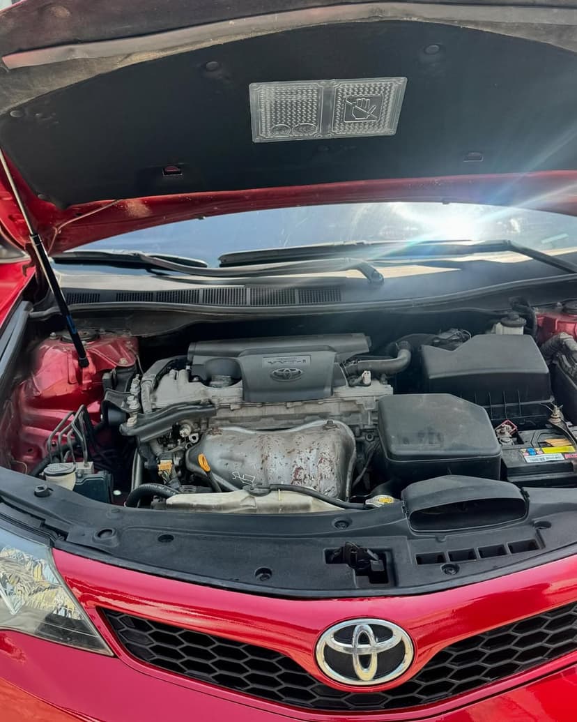  2012 Toyota Camry Sport - image 6