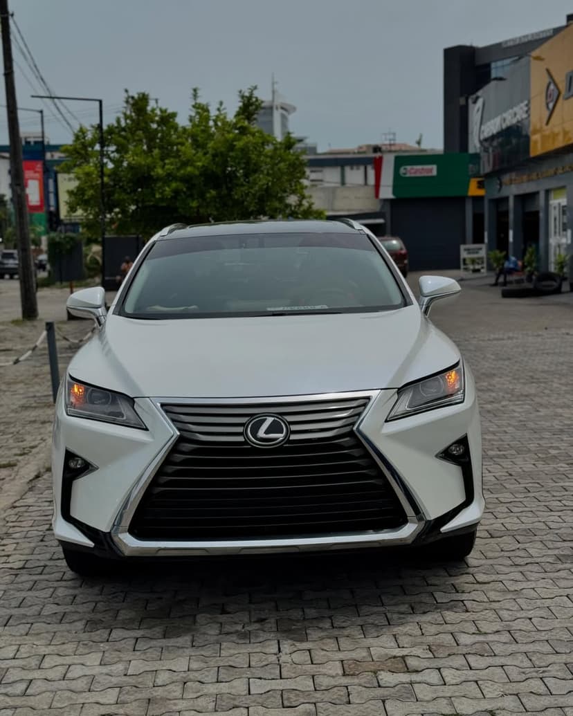 2016 Lexus RX350 - image 1