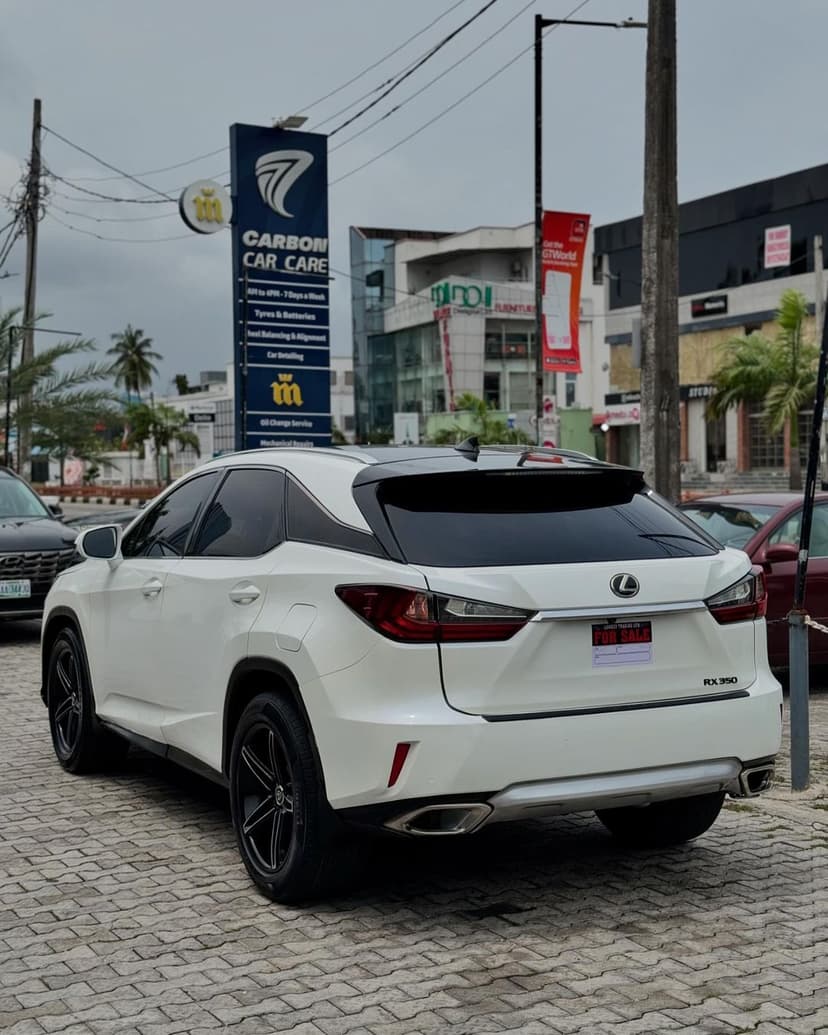 2016 Lexus RX350 - image 2