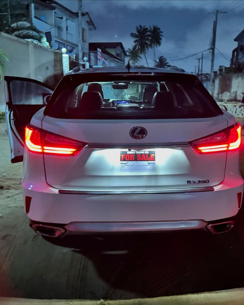 2016 Lexus RX350 - image 4