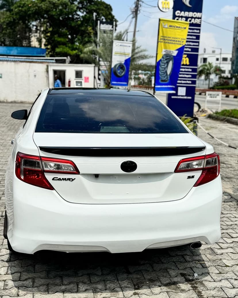 2013 Toyota Camry Sport - image 3